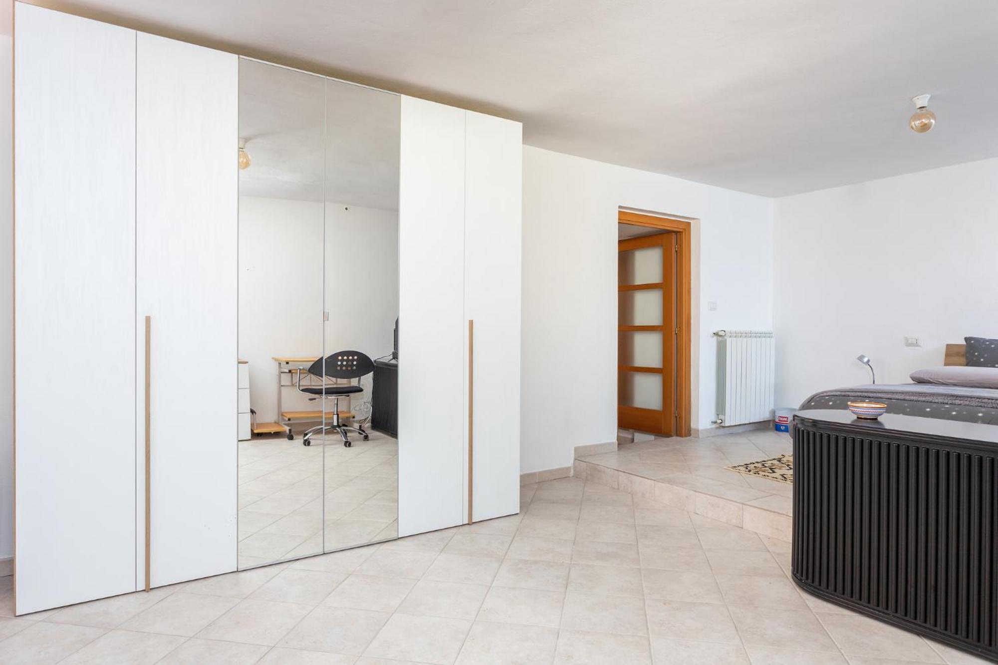 Spacious 3-Bedroom Apartment With Courtyard In Tempio Pausania - Perfect For Families Exterior foto
