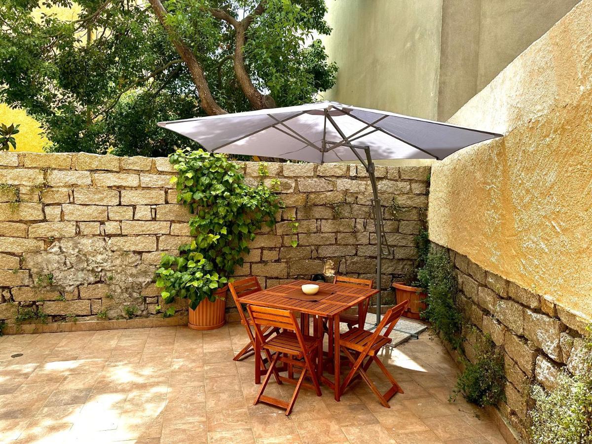 Spacious 3-Bedroom Apartment With Courtyard In Tempio Pausania - Perfect For Families Exterior foto